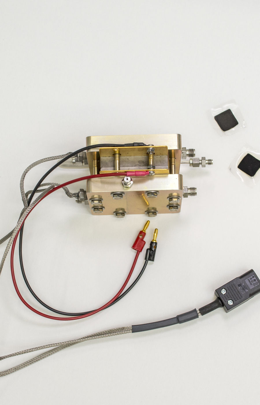DSC_3382_Electrochemistry setup_work by Fatemeh Davodi_photo by Valeria Azovskaya_13 03 2018.jpg
