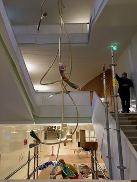 Installing Kiertää-Circle (image: Outi Turpeinen)