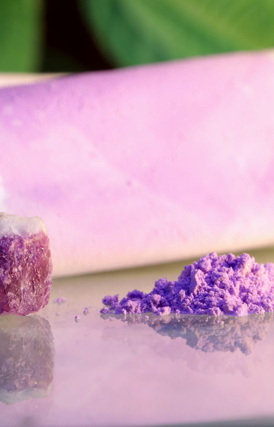 Different forms of hackmanite after UV exposure. Photo by Sami Vuori & Alicja Lawrynowicz